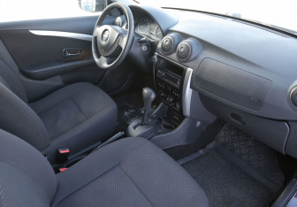 Подержанный автомобиль Nissan Almera Sedan 2013 года (9 фото)