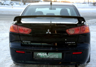 Подержанный автомобиль Mitsubishi Lancer Sedan 2008 года (5 фото)