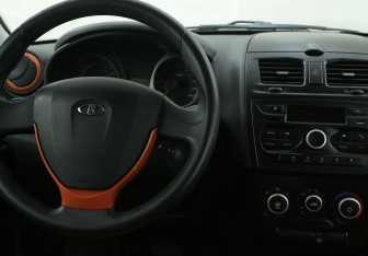 Подержанный автомобиль LADA (ВАЗ) Kalina Wagon 2017 года (14 фото)