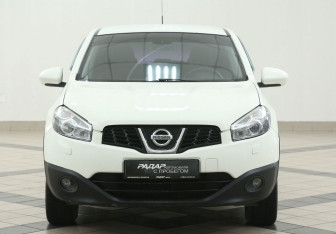 Подержанный автомобиль Nissan Qashqai 2012 года (6 фото)