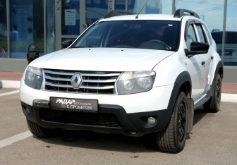 Подержанный автомобиль Renault Duster 2013 года (3 фото)
