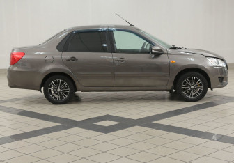 Подержанный автомобиль Datsun on-DO 2015 года (5 фото)