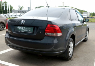 Подержанный автомобиль Volkswagen Polo Sedan 2011 года (6 фото)
