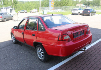 Подержанный автомобиль Daewoo Nexia Sedan 2010 года (5 фото)