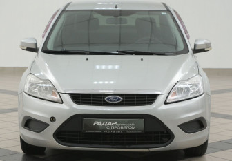 Подержанный автомобиль Ford Focus Sedan 2011 года (6 фото)