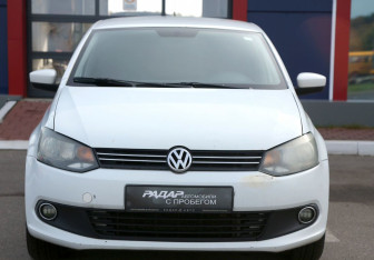 Подержанный автомобиль Volkswagen Polo Sedan 2012 года (2 фото)