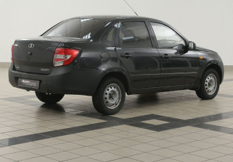 Подержанный автомобиль LADA (ВАЗ) Granta Sedan 2012 года (4 фото)