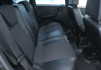 Подержанный автомобиль Chevrolet Niva 2012 года (11 фото)