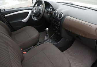 Подержанный автомобиль LADA (ВАЗ) Largus Wagon 2014 года (9 фото)