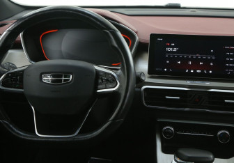 Подержанный автомобиль Geely Coolray 2022 года (14 фото)