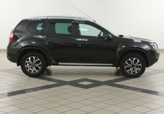 Подержанный автомобиль Nissan Terrano 2014 года (5 фото)