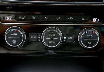 Подержанный автомобиль Volkswagen Passat Sedan 2015 года (23 фото)