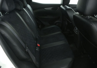 Подержанный автомобиль Nissan Qashqai 2018 года (11 фото)