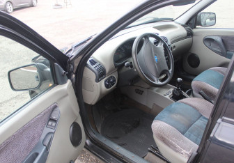 Подержанный автомобиль LADA (ВАЗ) Kalina Sedan 2010 года (9 фото)