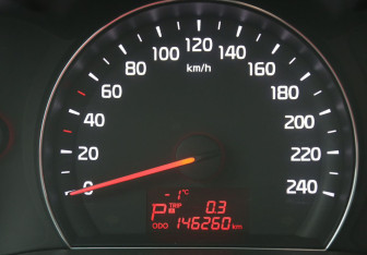 Подержанный автомобиль Kia Sorento 2014 года (20 фото)