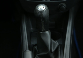 Подержанный автомобиль Renault Fluence 2012 года (15 фото)