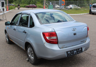 Подержанный автомобиль LADA (ВАЗ) Granta Sedan 2014 года (5 фото)