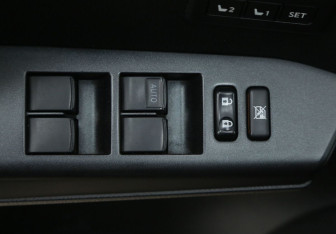 Подержанный автомобиль Toyota RAV4 2017 года (16 фото)