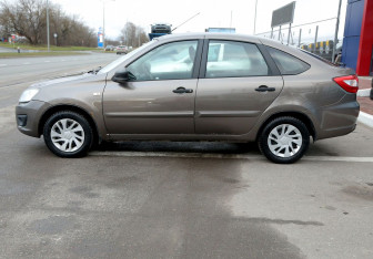 Подержанный автомобиль LADA (ВАЗ) Granta Liftback 2017 года (8 фото)