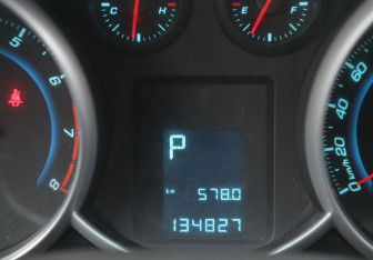 Подержанный автомобиль Chevrolet Cruze Hatchback 2012 года (18 фото)