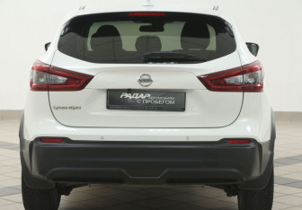 Подержанный автомобиль Nissan Qashqai 2020 года (3 фото)