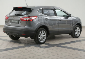 Подержанный автомобиль Nissan Qashqai 2015 года (4 фото)