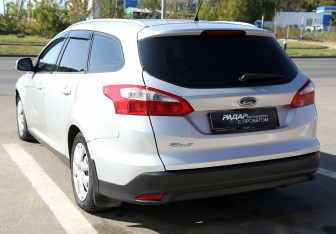 Подержанный автомобиль Ford Focus Wagon 2013 года (4 фото)