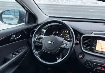 Подержанный автомобиль Kia Sorento 2019 года (14 фото)