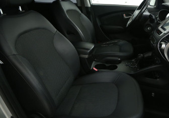Подержанный автомобиль Hyundai ix35 2013 года (10 фото)