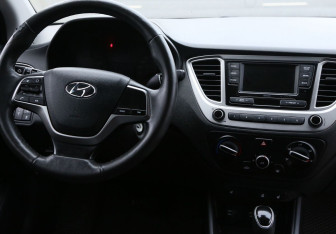 Подержанный автомобиль Hyundai Solaris Sedan 2021 года (14 фото)