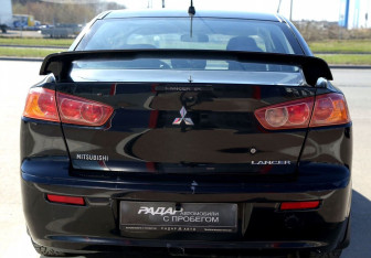 Подержанный автомобиль Mitsubishi Lancer Sedan 2008 года (5 фото)