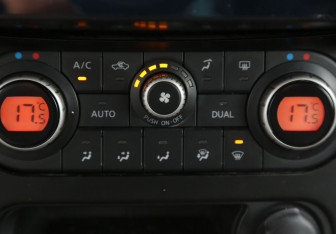 Подержанный автомобиль Nissan Qashqai+2 2011 года (18 фото)