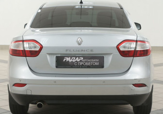 Подержанный автомобиль Renault Fluence 2012 года (3 фото)