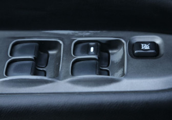 Подержанный автомобиль Mitsubishi Lancer Sedan 2006 года (17 фото)