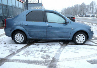 Подержанный автомобиль Renault Logan Sedan 2011 года (7 фото)