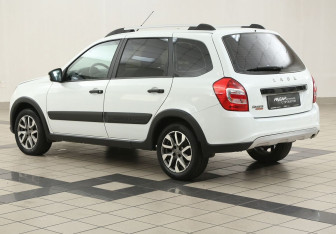 Подержанный автомобиль LADA (ВАЗ) Granta Wagon 2021 года (2 фото)