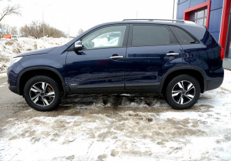 Подержанный автомобиль Kia Sorento 2014 года (8 фото)