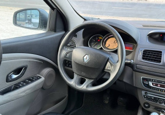 Подержанный автомобиль Renault Megane Wagon 2009 года (15 фото)