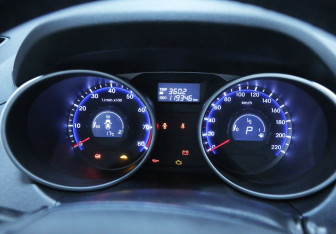 Подержанный автомобиль Hyundai ix35 2014 года (11 фото)