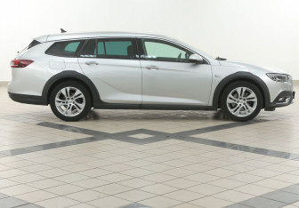 Подержанный автомобиль Opel Insignia Wagon 2019 года (5 фото)