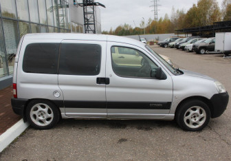 Подержанный автомобиль Citroen Berlingo 2008 года (8 фото)