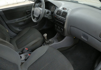 Подержанный автомобиль Hyundai Accent Sedan 2008 года (9 фото)
