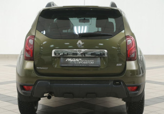 Подержанный автомобиль Renault Duster 2016 года (3 фото)