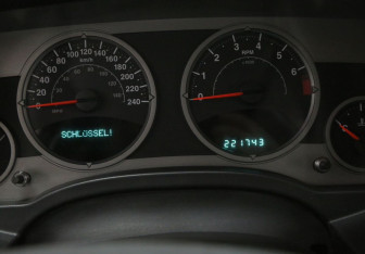 Подержанный автомобиль Jeep Compass 2006 года (11 фото)