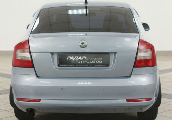 Подержанный автомобиль Skoda Octavia Liftback 2010 года (3 фото)