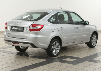 Подержанный автомобиль LADA (ВАЗ) Granta Liftback 2025 года (4 фото)