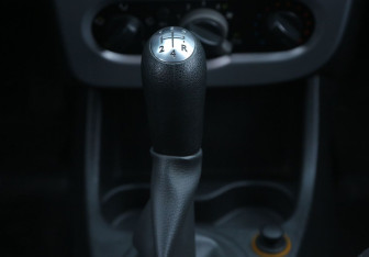 Подержанный автомобиль Renault Logan Sedan 2011 года (13 фото)