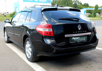 Подержанный автомобиль Renault Laguna Wagon 2008 года (4 фото)