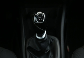 Подержанный автомобиль Kia Rio Sedan 2015 года (15 фото)