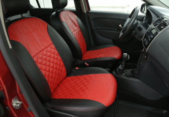 Подержанный автомобиль Renault Sandero 2018 года (10 фото)